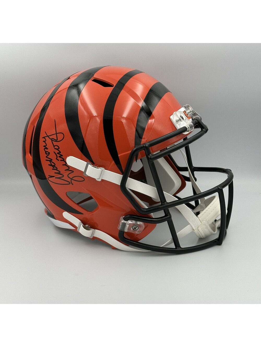 Anthony Munoz Signed Cincinnati Bengals Full-Size Speed Helmet Schwarts COA